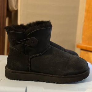 Ugg mini Bailey button boots